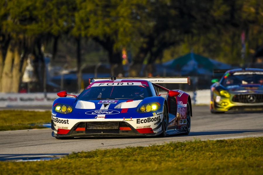  Ford GT Race Car 2016 года  (фото 12 из 46)